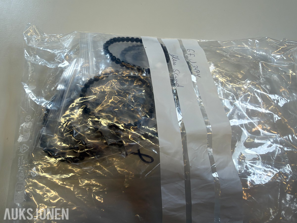 Ca 620 stk armbånd i ulike farger og utførelser