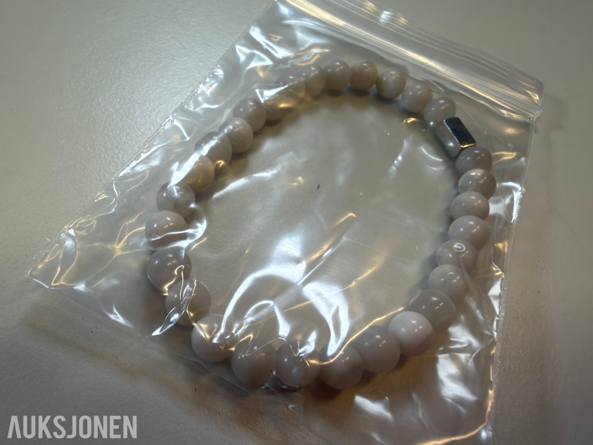 Ca 620 stk armbånd i ulike farger og utførelser
