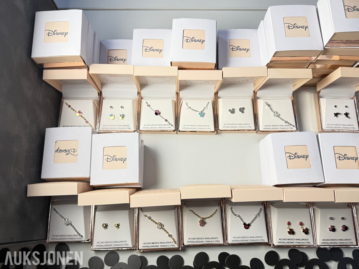 Stort parti Disney-smykker – øredobber, halskjeder og armbånd