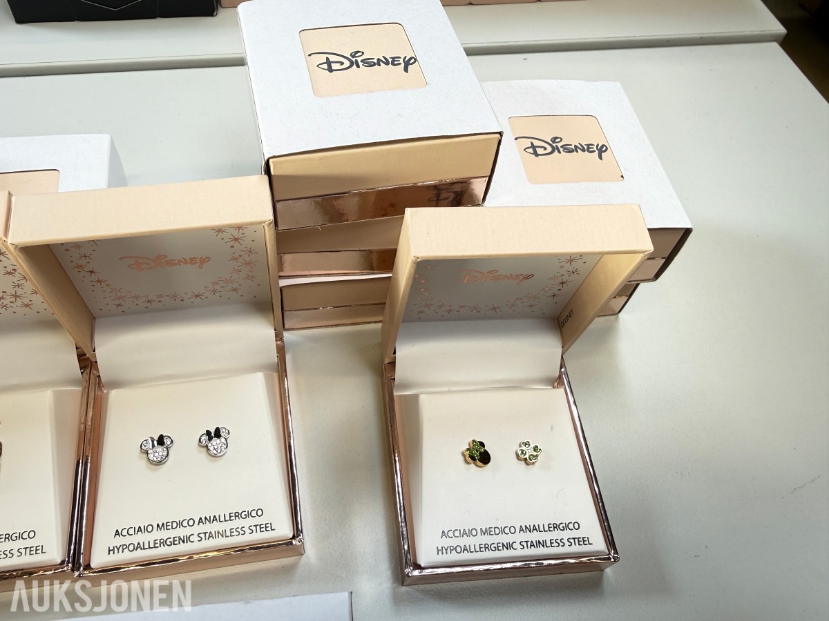 Stort parti Disney-smykker – øredobber, halskjeder og armbånd