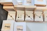 Stort parti Disney-smykker – øredobber, halskjeder og armbånd