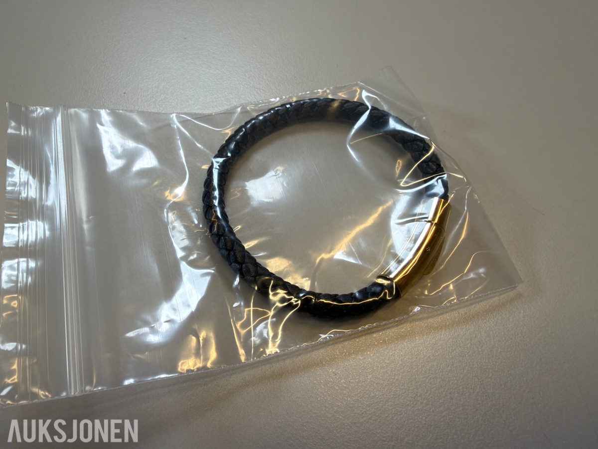 Stort parti ca 200 stk armbånd, halskjeder og smykkedeler