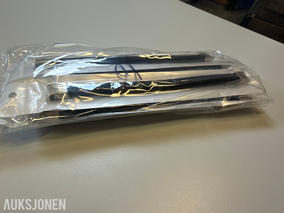 Stort parti ca 200 stk armbånd, halskjeder og smykkedeler