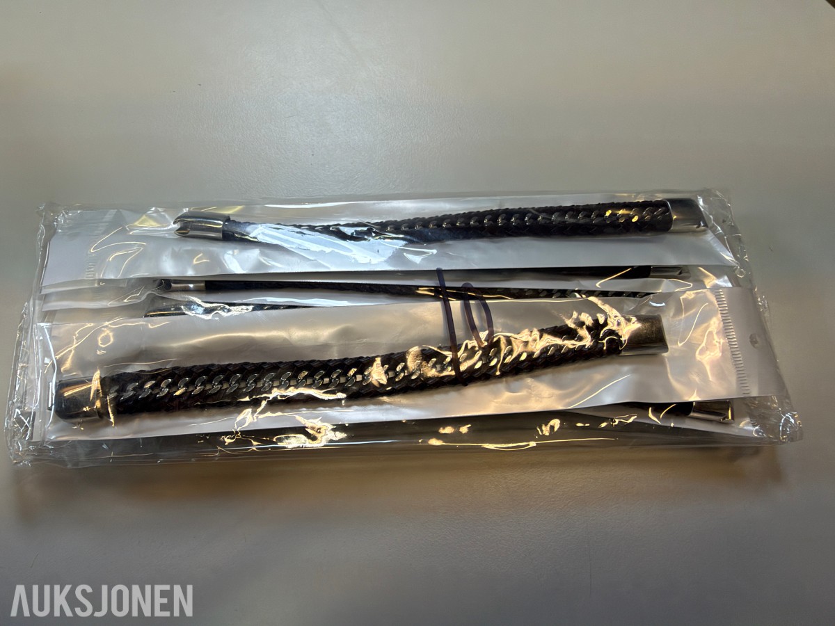 Stort parti ca 200 stk armbånd, halskjeder og smykkedeler