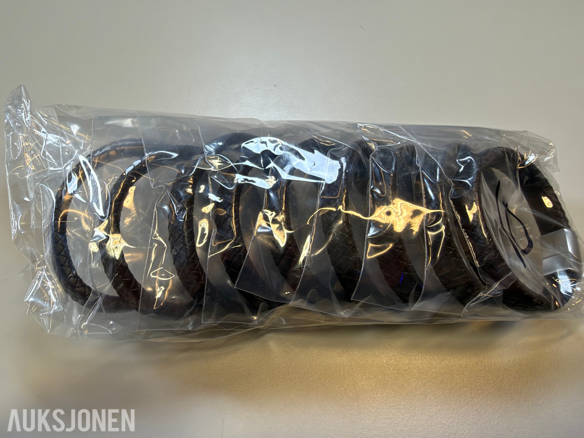Stort parti ca 200 stk armbånd, halskjeder og smykkedeler