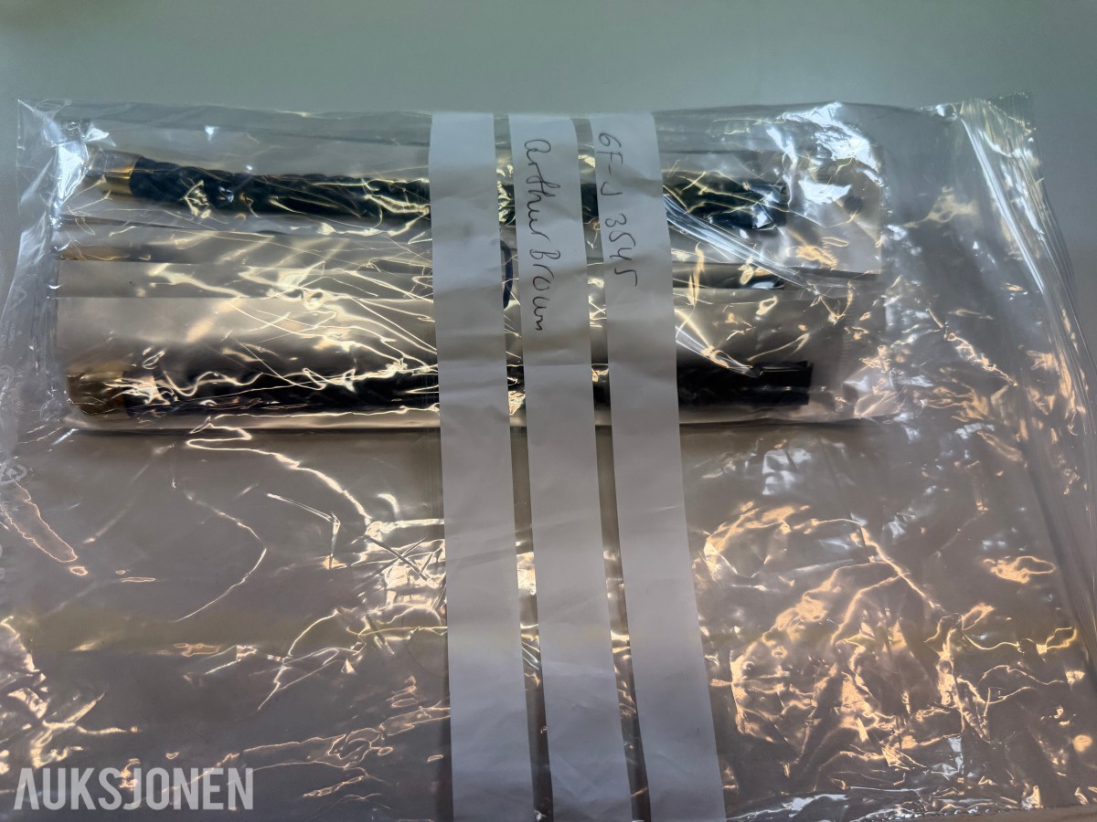 Stort parti ca 200 stk armbånd, halskjeder og smykkedeler