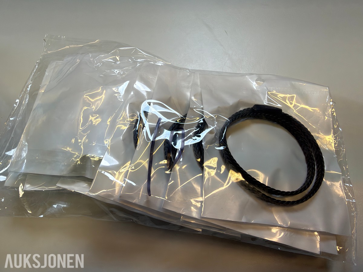 Stort parti ca 200 stk armbånd, halskjeder og smykkedeler