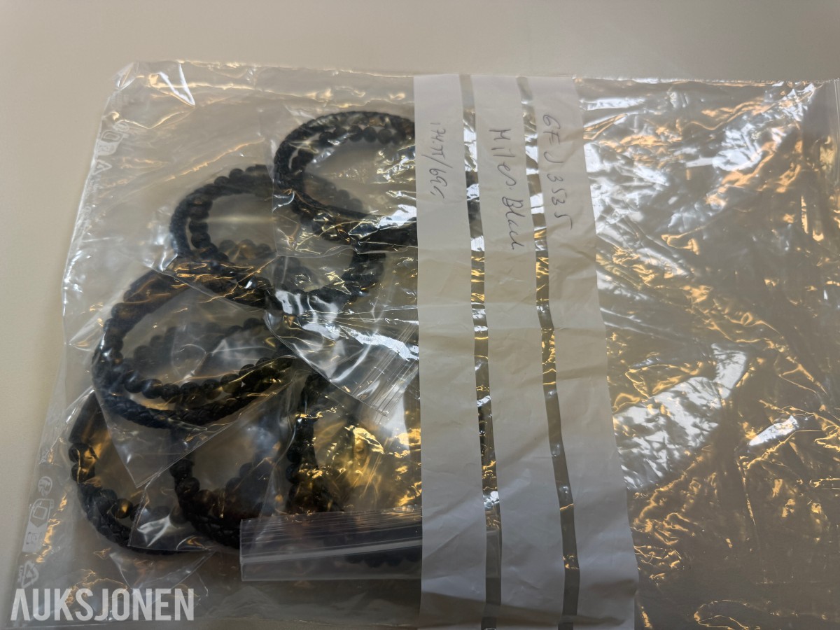 Stort parti ca 200 stk armbånd, halskjeder og smykkedeler