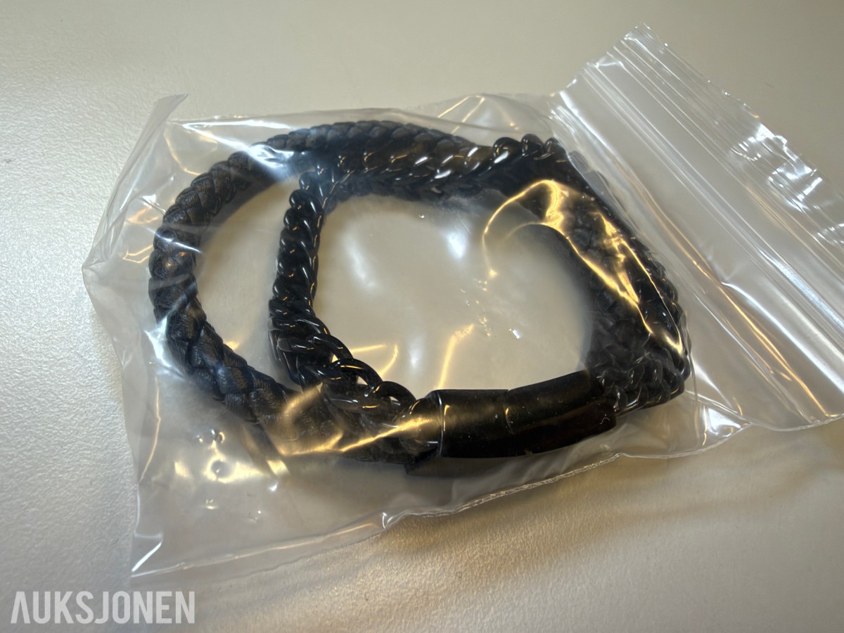 Stort parti ca 200 stk armbånd, halskjeder og smykkedeler