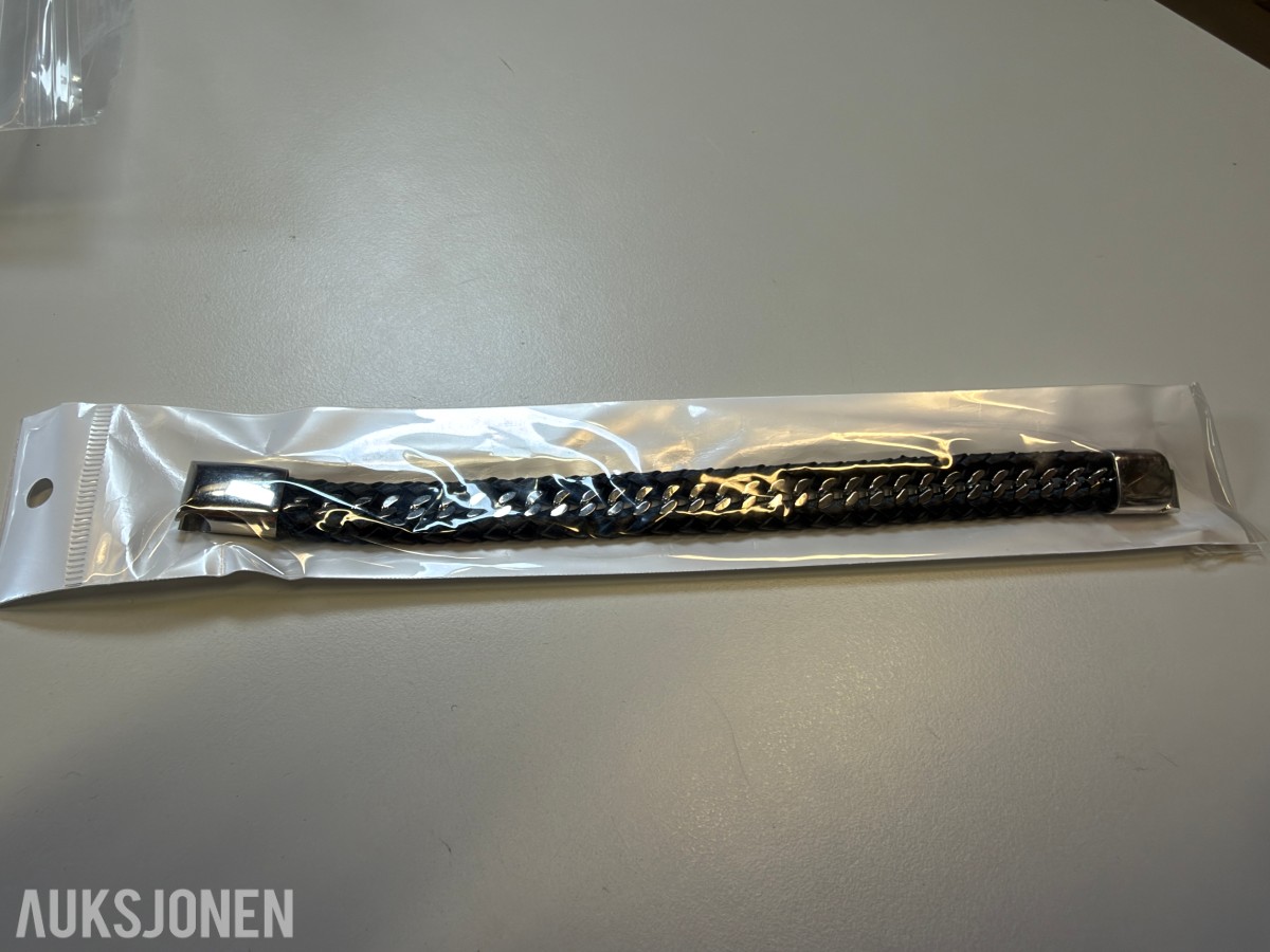 Stort parti ca 200 stk armbånd, halskjeder og smykkedeler