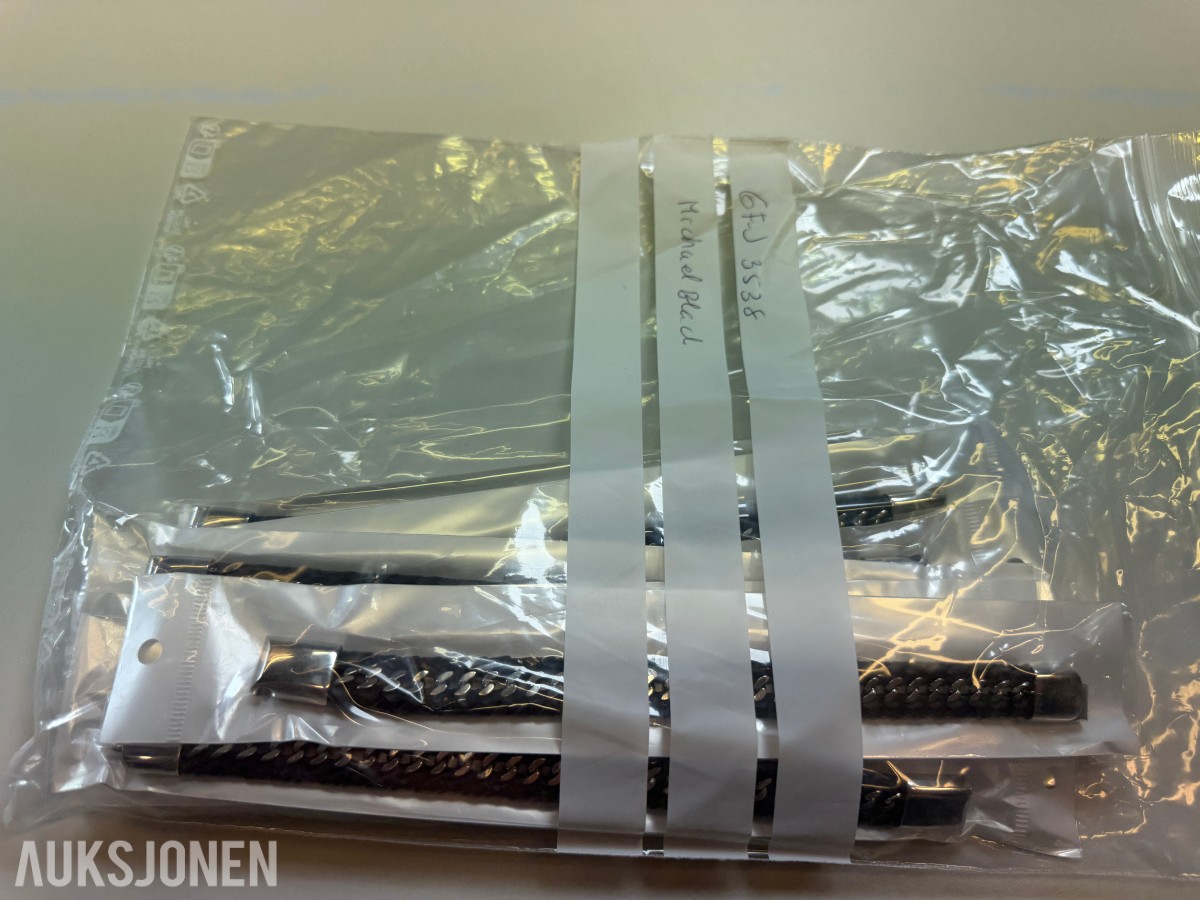Stort parti ca 200 stk armbånd, halskjeder og smykkedeler