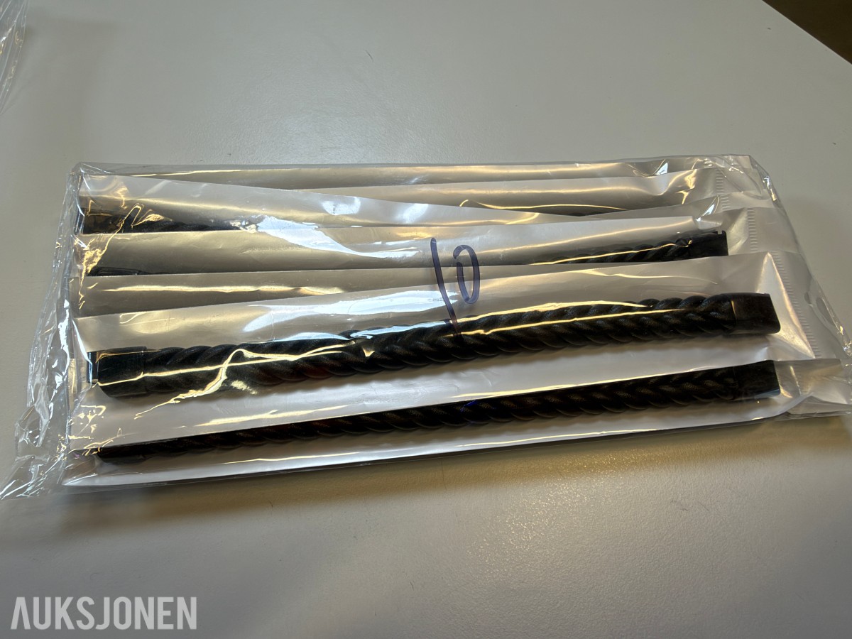 Stort parti ca 200 stk armbånd, halskjeder og smykkedeler
