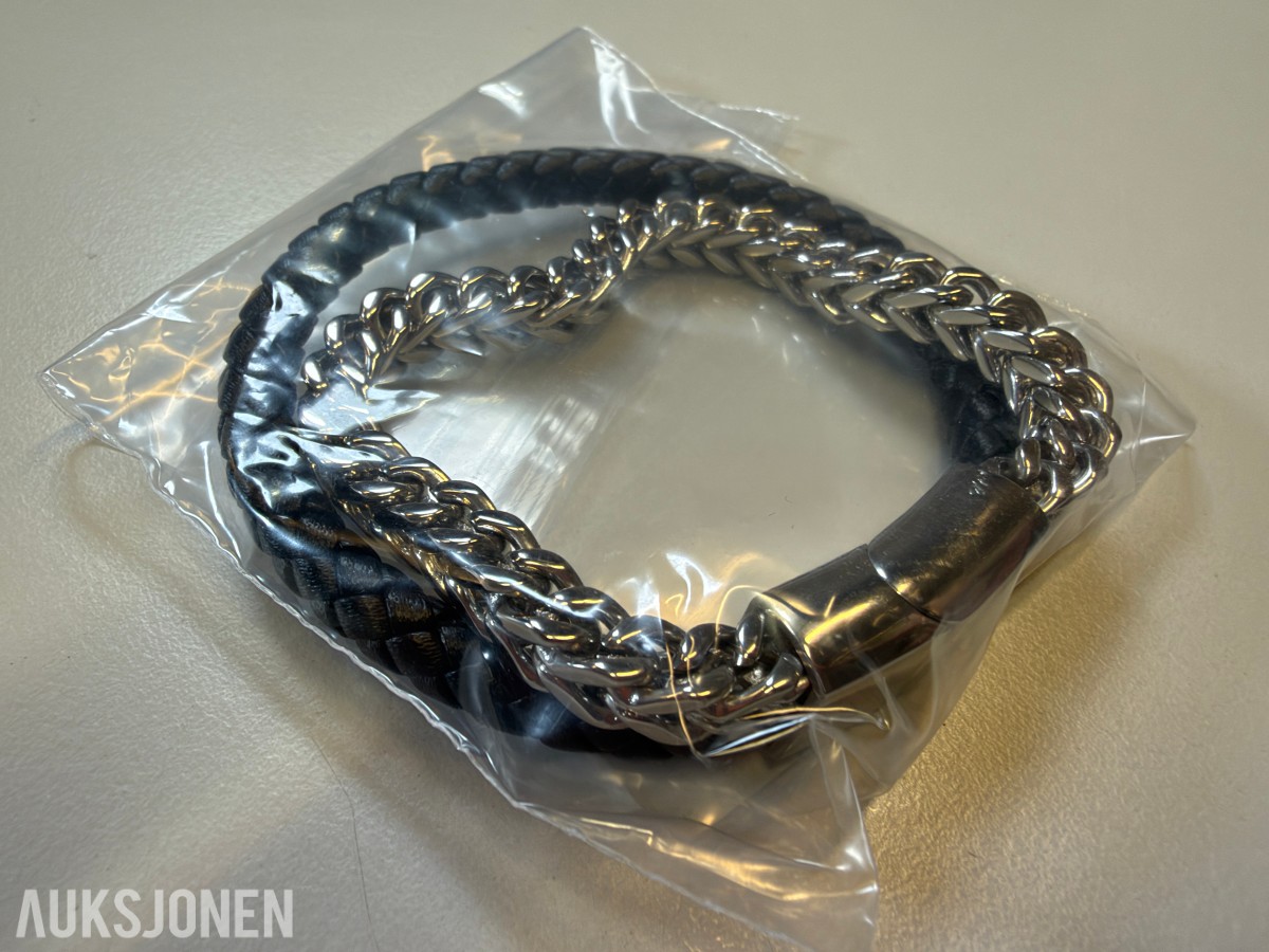 Stort parti ca 200 stk armbånd, halskjeder og smykkedeler