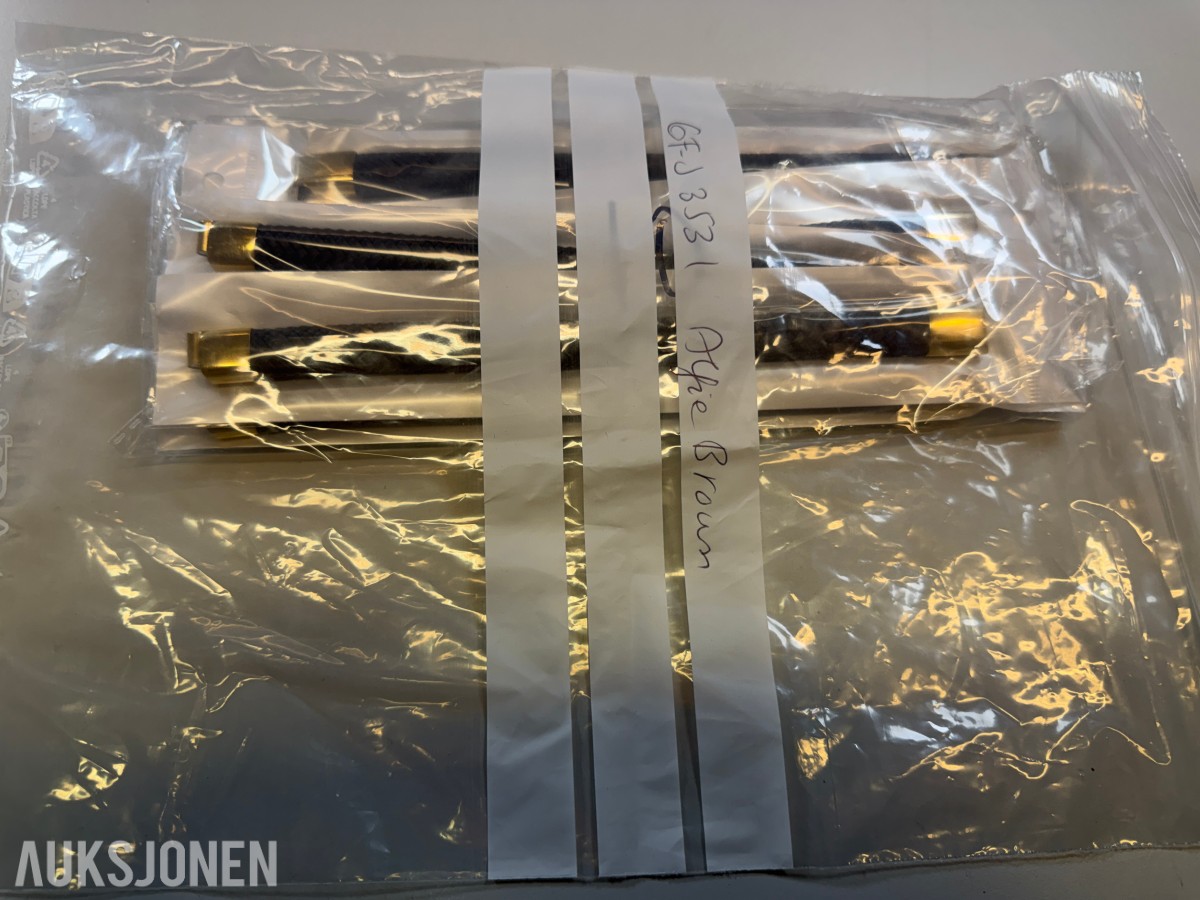 Stort parti ca 200 stk armbånd, halskjeder og smykkedeler