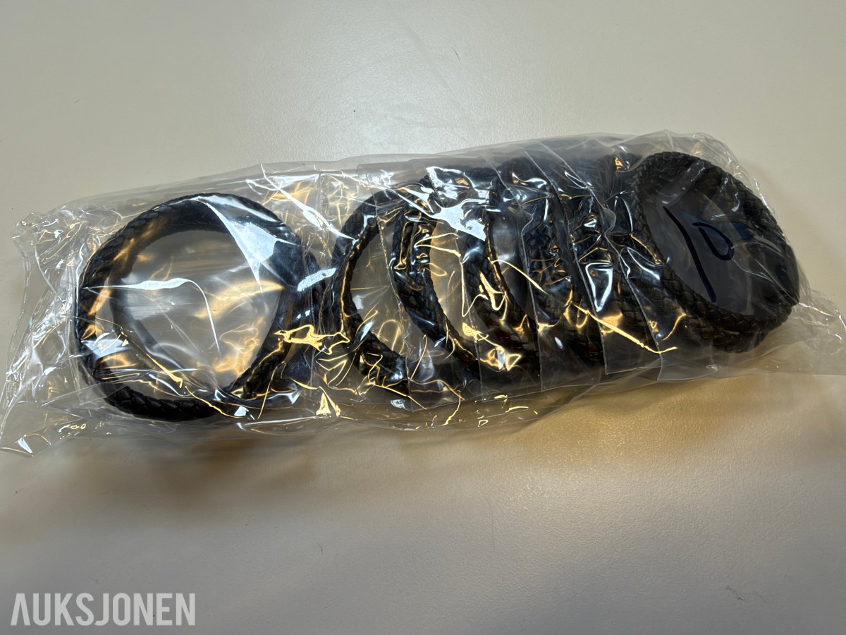 Stort parti ca 200 stk armbånd, halskjeder og smykkedeler