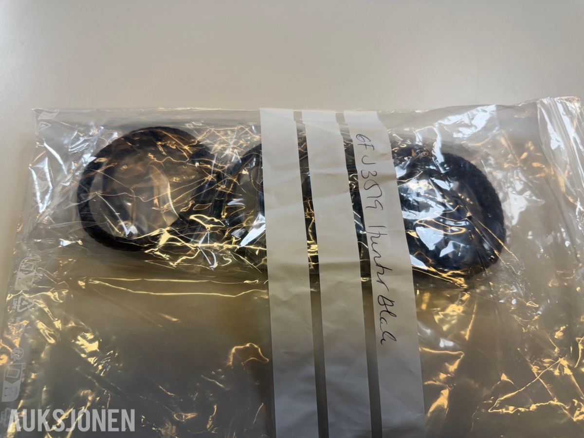 Stort parti ca 200 stk armbånd, halskjeder og smykkedeler