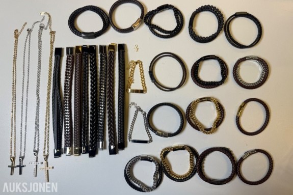 Stort parti ca 200 stk armbånd, halskjeder og smykkedeler