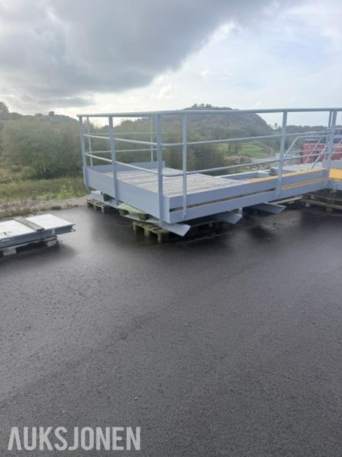 2025 container repo og trapp custom