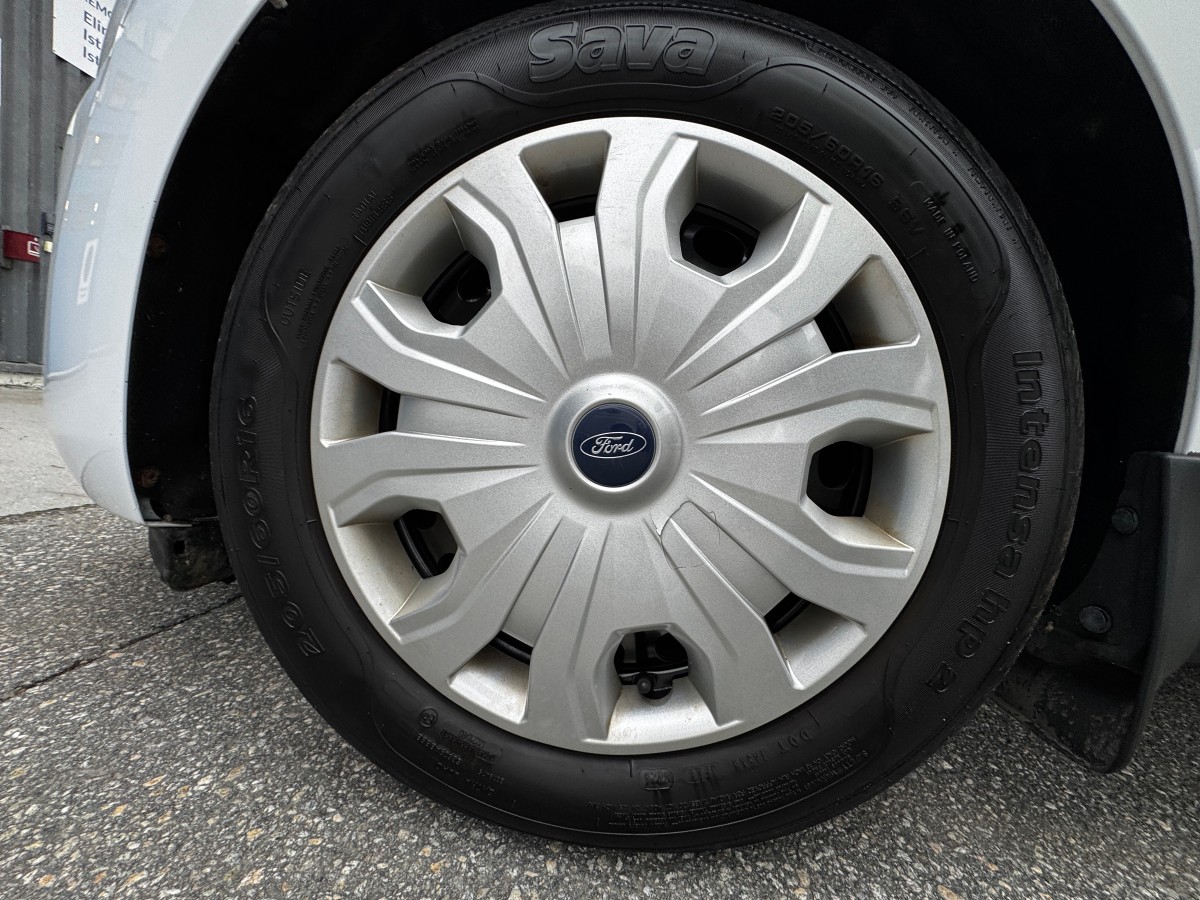 2018 Ford Transit Connect 230 L1 1,5 TDCi 100hk - Gått kun 46.035 km - 3 seter - Hengerfeste - Innredning - Historikk - EU ok til februar 2027