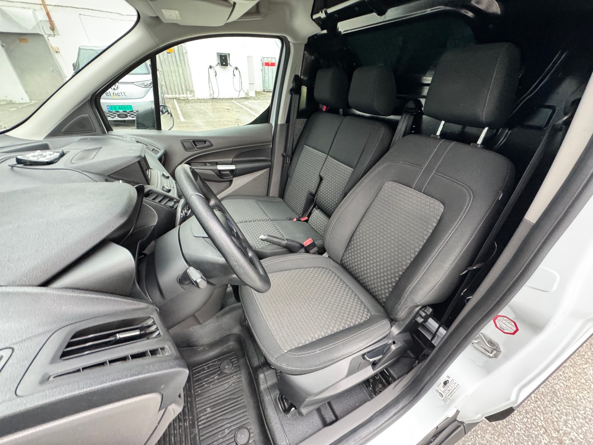2018 Ford Transit Connect 230 L1 1,5 TDCi 100hk - Gått kun 46.035 km - 3 seter - Hengerfeste - Innredning - Historikk - EU ok til februar 2027