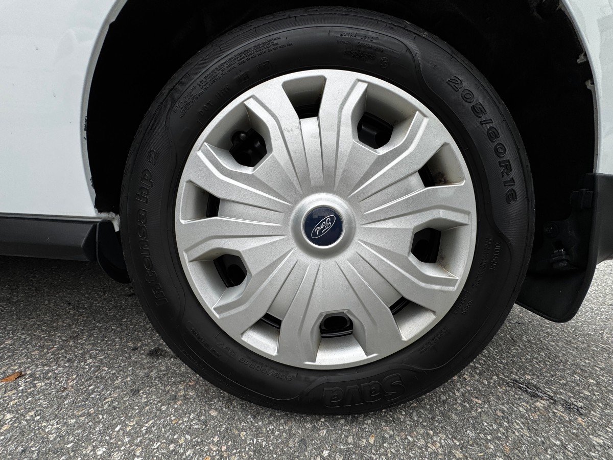 2018 Ford Transit Connect 230 L1 1,5 TDCi 100hk - Gått kun 46.035 km - 3 seter - Hengerfeste - Innredning - Historikk - EU ok til februar 2027