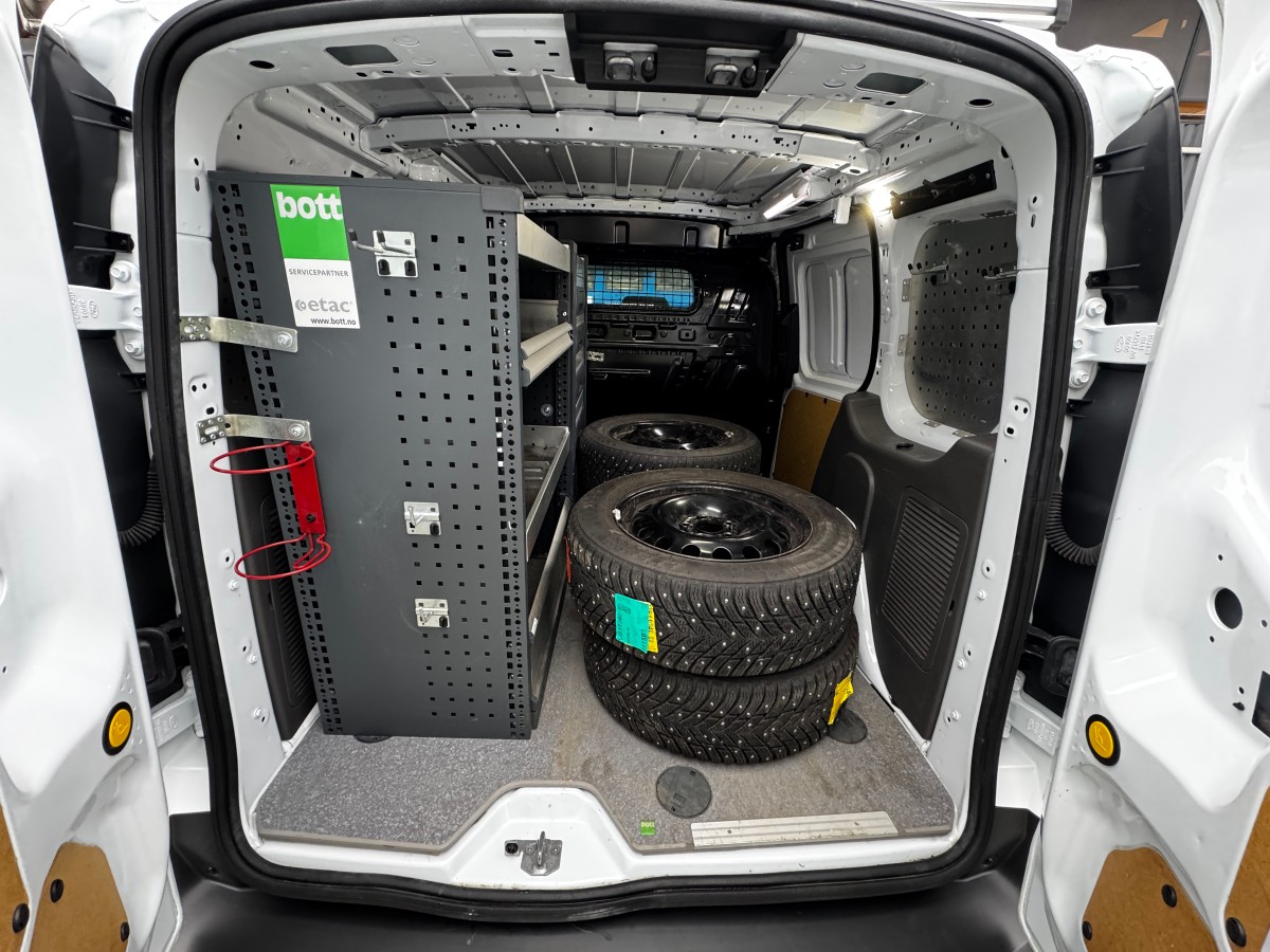 2018 Ford Transit Connect 230 L1 1,5 TDCi 100hk - Gått kun 46.035 km - 3 seter - Hengerfeste - Innredning - Historikk - EU ok til februar 2027