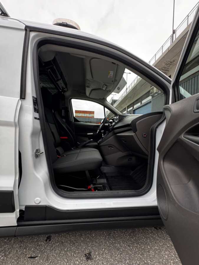 2018 Ford Transit Connect 230 L1 1,5 TDCi 100hk - Gått kun 46.035 km - 3 seter - Hengerfeste - Innredning - Historikk - EU ok til februar 2027