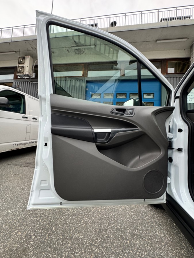 2018 Ford Transit Connect 230 L1 1,5 TDCi 100hk - Gått kun 46.035 km - 3 seter - Hengerfeste - Innredning - Historikk - EU ok til februar 2027
