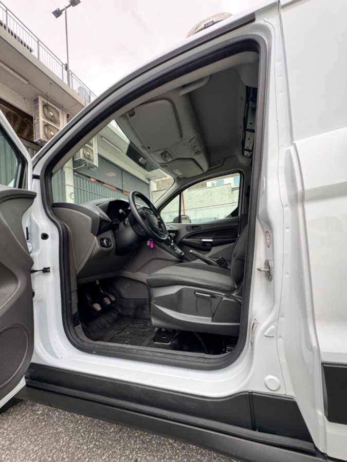 2018 Ford Transit Connect 230 L1 1,5 TDCi 100hk - Gått kun 46.035 km - 3 seter - Hengerfeste - Innredning - Historikk - EU ok til februar 2027