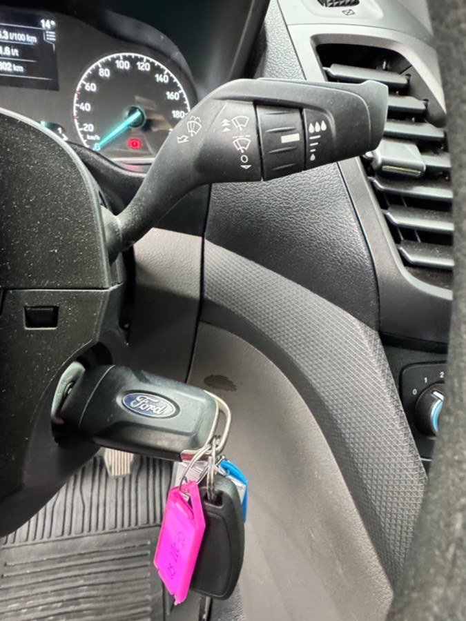 2018 Ford Transit Connect 230 L1 1,5 TDCi 100hk - Gått kun 46.035 km - 3 seter - Hengerfeste - Innredning - Historikk - EU ok til februar 2027