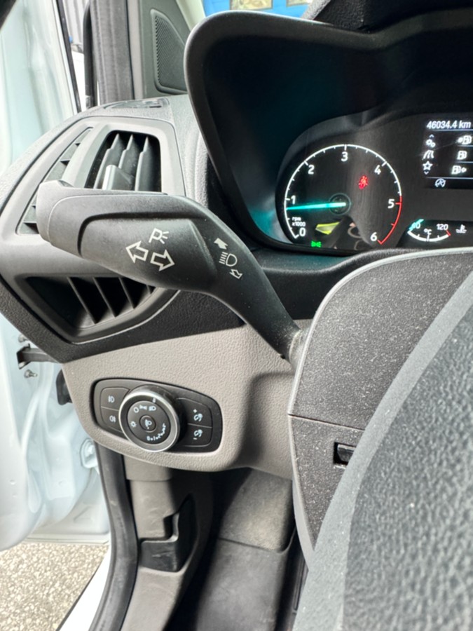2018 Ford Transit Connect 230 L1 1,5 TDCi 100hk - Gått kun 46.035 km - 3 seter - Hengerfeste - Innredning - Historikk - EU ok til februar 2027