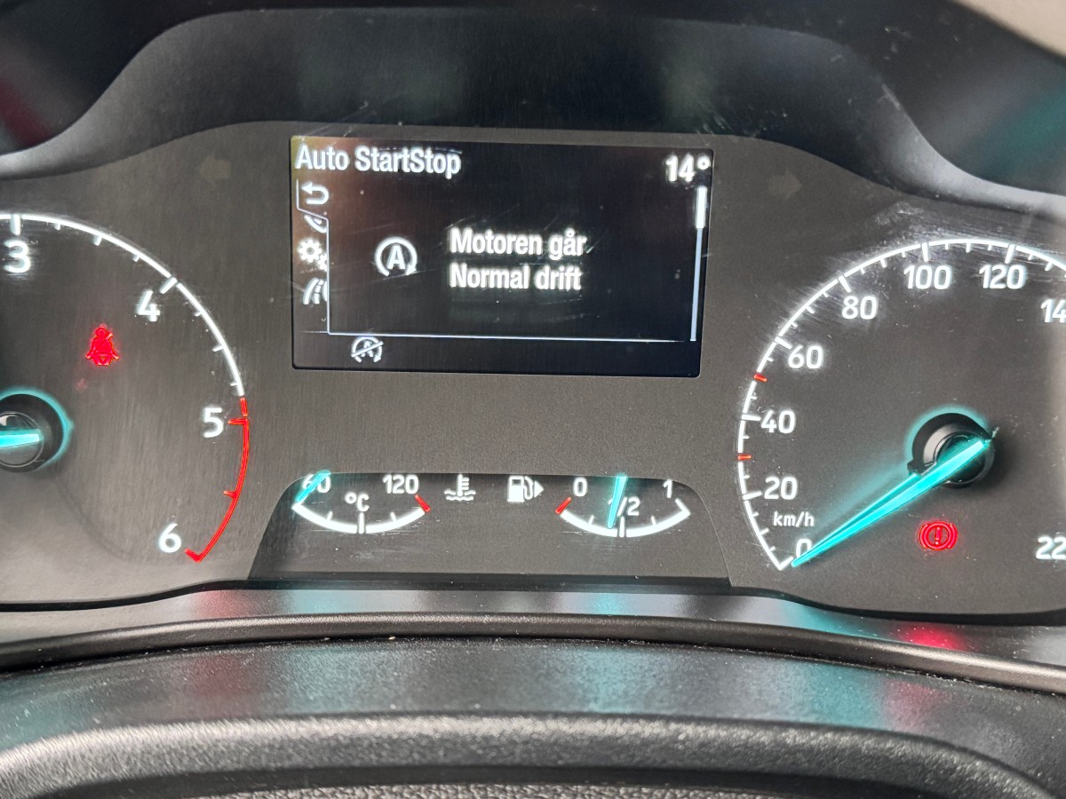 2018 Ford Transit Connect 230 L1 1,5 TDCi 100hk - Gått kun 46.035 km - 3 seter - Hengerfeste - Innredning - Historikk - EU ok til februar 2027