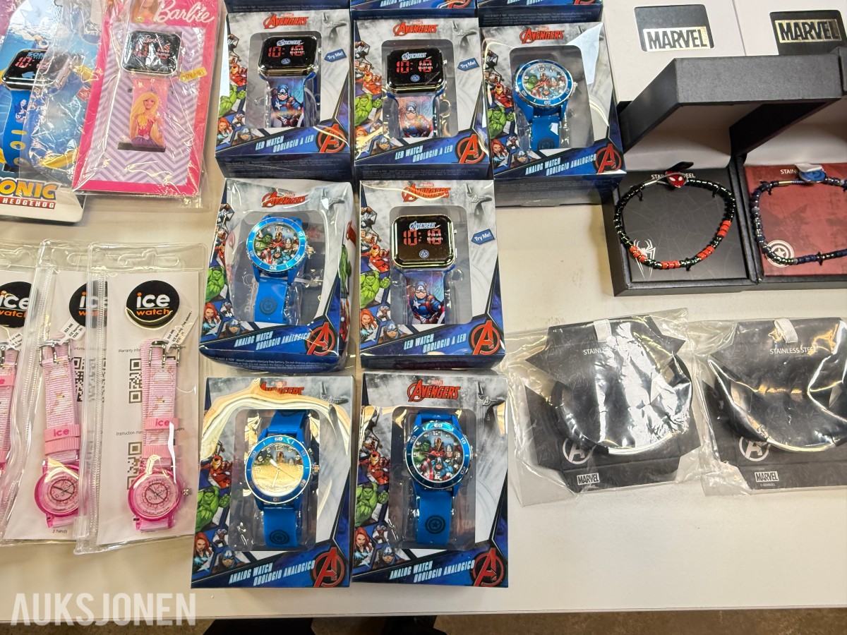 Parti med klokker og Marvel-smykker – ICE-Watch, Avengers, Barbie, Frozen