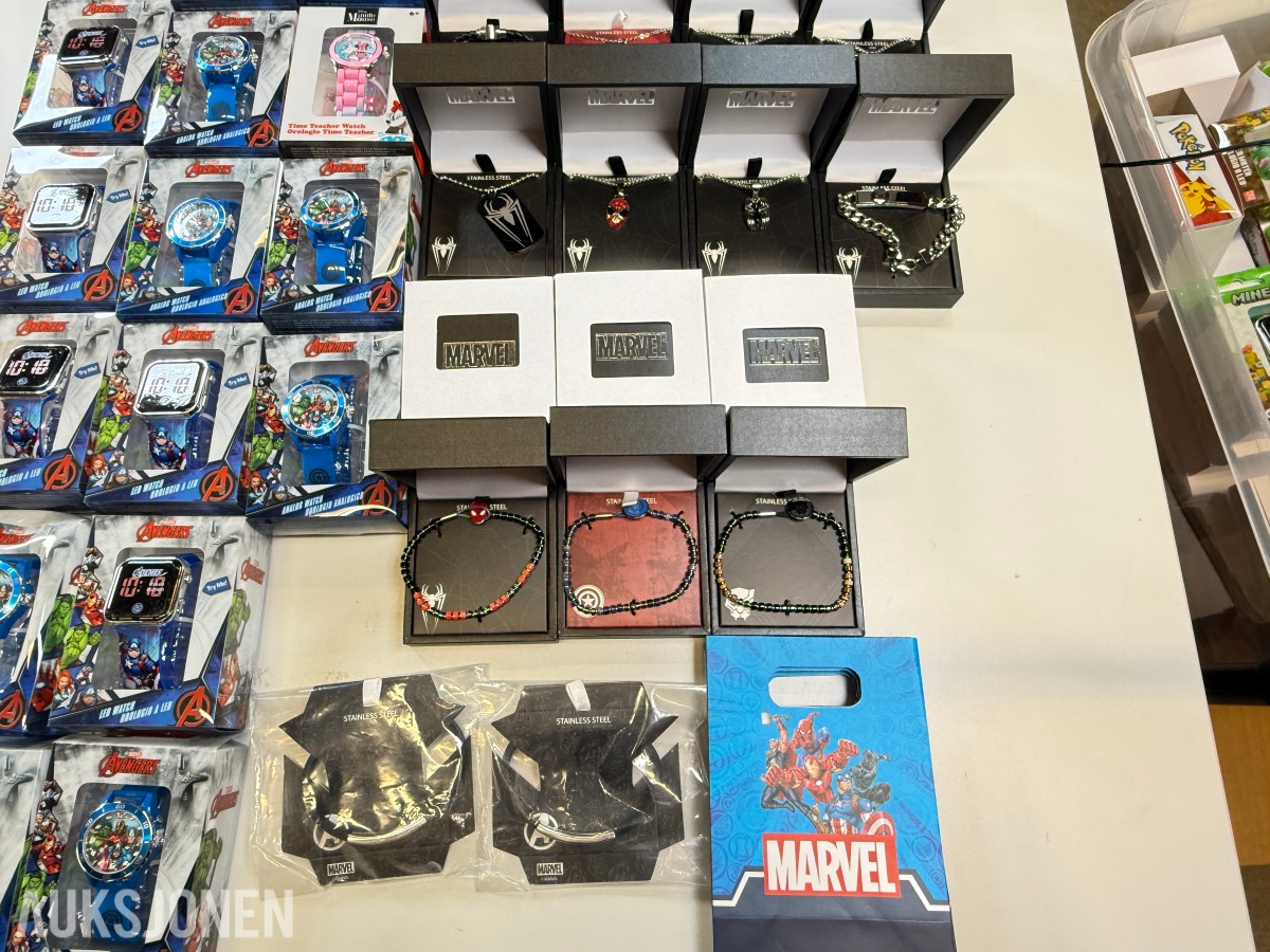 Parti med klokker og Marvel-smykker – ICE-Watch, Avengers, Barbie, Frozen