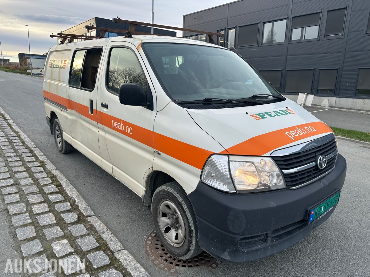 2012 TOYOTA HIACE 4WD 117HK HENGERFESTE TAKSTATIV