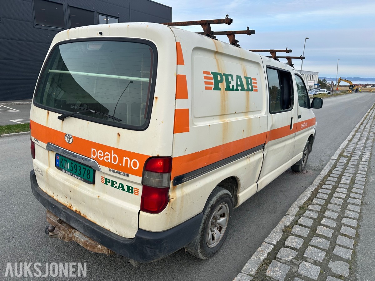 2012 TOYOTA HIACE 4WD 117HK HENGERFESTE TAKSTATIV