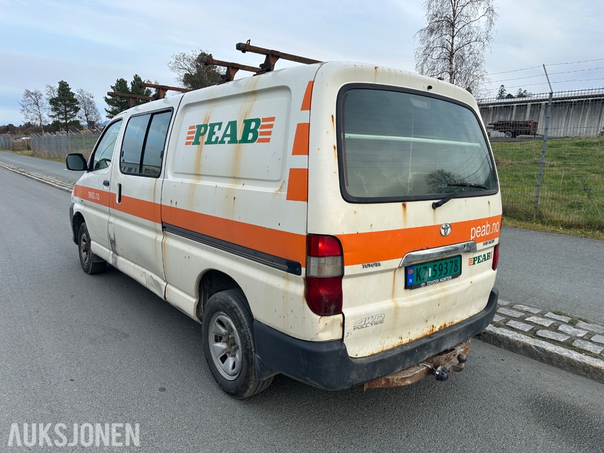 2012 TOYOTA HIACE 4WD 117HK HENGERFESTE TAKSTATIV