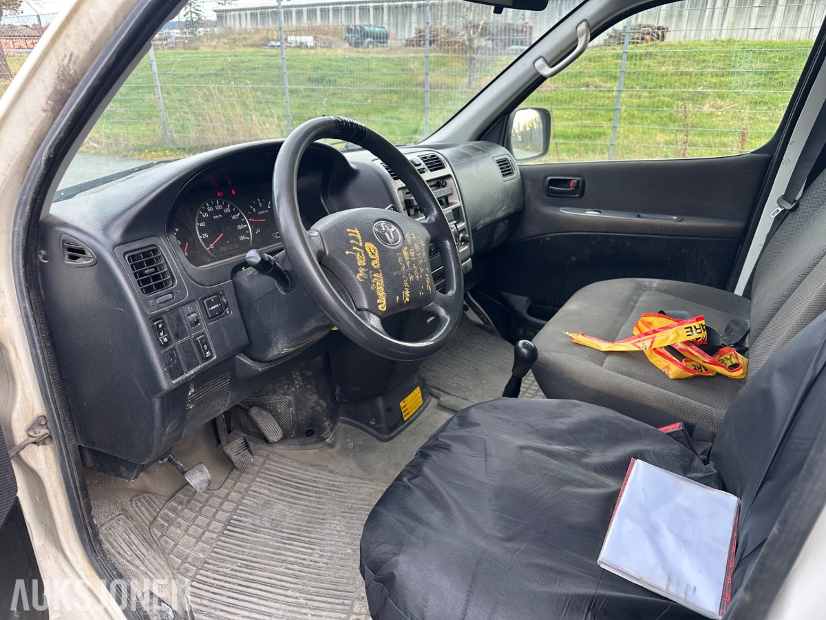 2012 TOYOTA HIACE 4WD 117HK HENGERFESTE TAKSTATIV