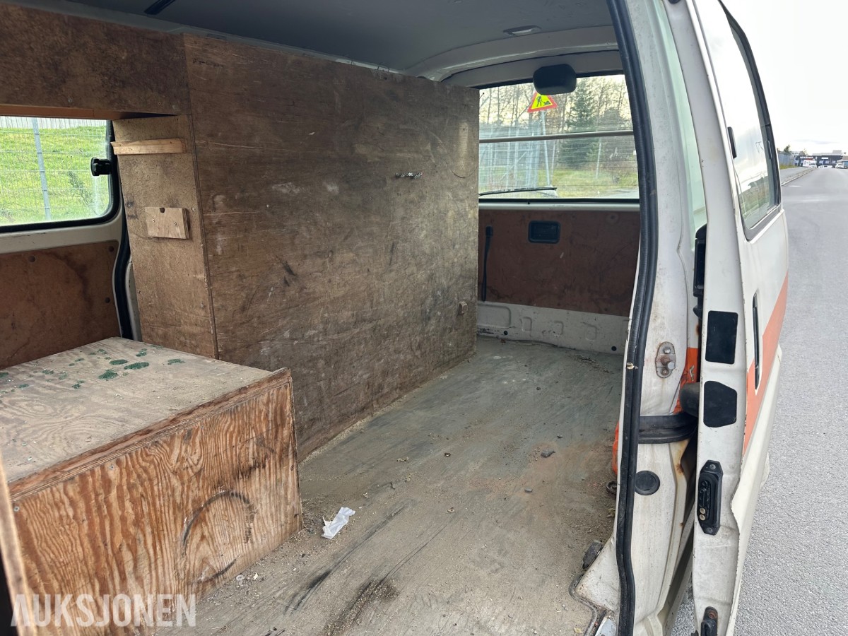 2012 TOYOTA HIACE 4WD 117HK HENGERFESTE TAKSTATIV