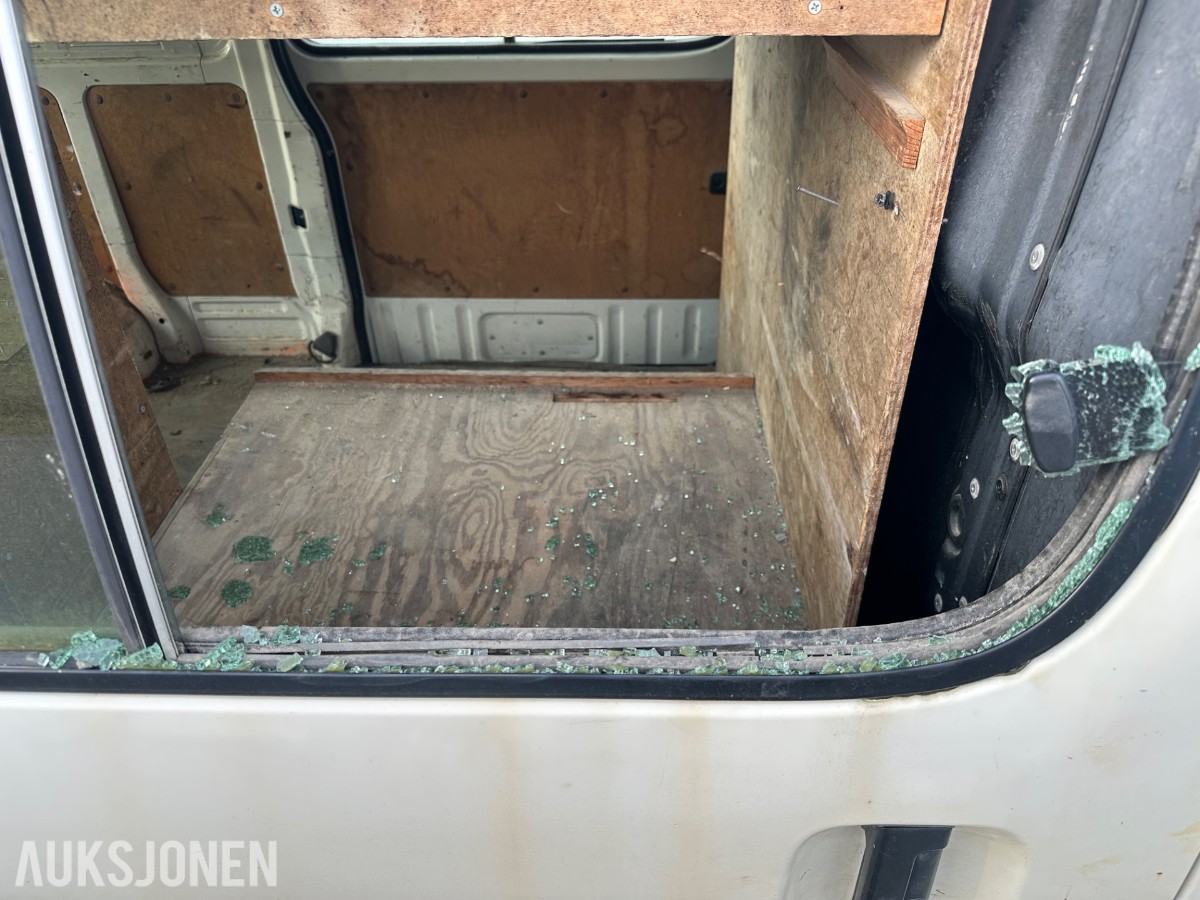 2012 TOYOTA HIACE 4WD 117HK HENGERFESTE TAKSTATIV