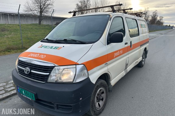 2012 TOYOTA HIACE 4WD 117HK HENGERFESTE TAKSTATIV