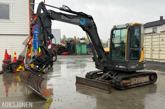 2018 Volvo ECR58D gravemaskin med 3 skuffer - Engcon tiltrotator - Skjær