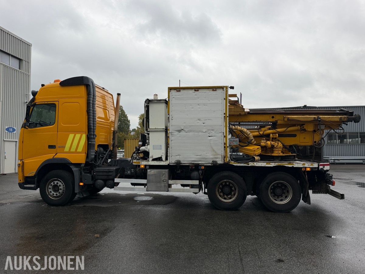 2012 Volvo FH540 lastebil med AMW stolperigg