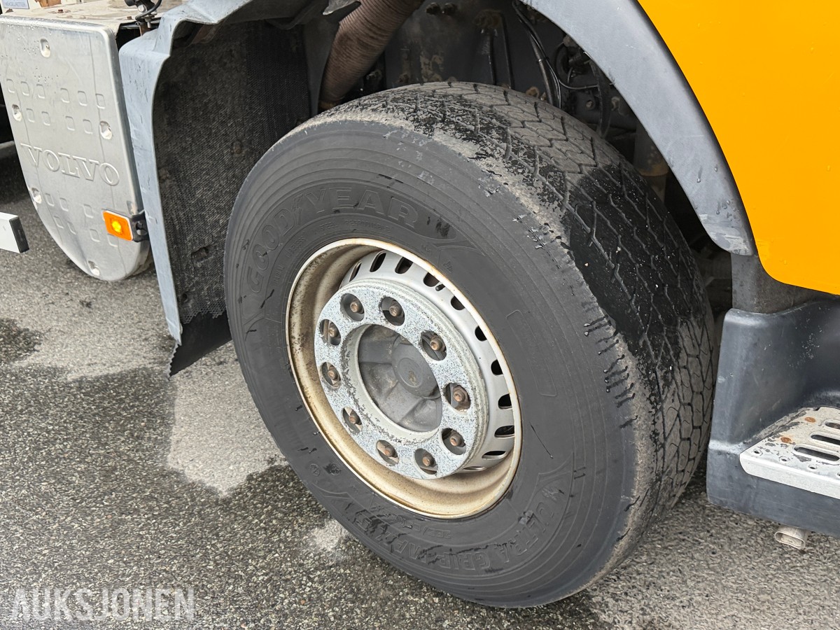 2012 Volvo FH540 lastebil med AMW stolperigg