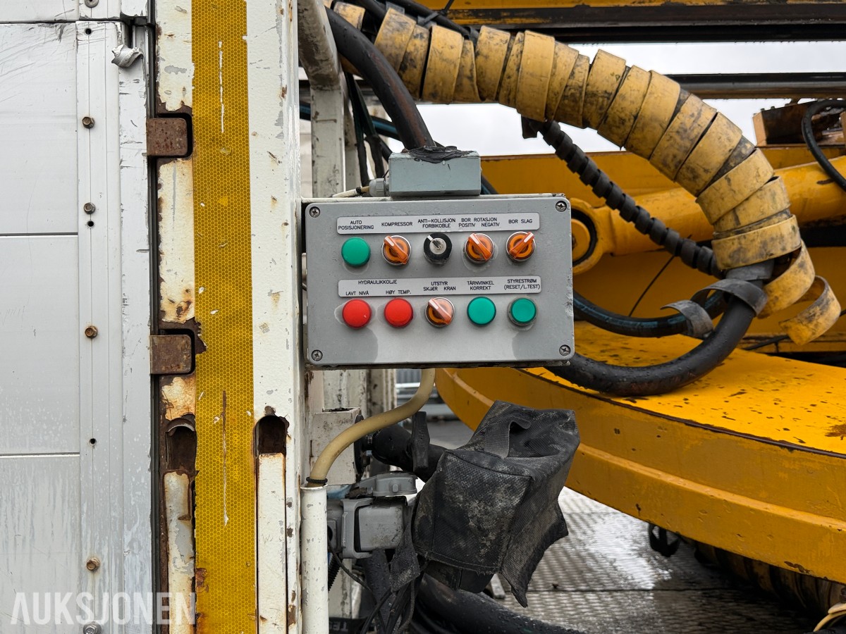 2012 Volvo FH540 lastebil med AMW stolperigg