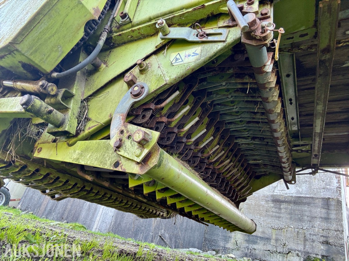Claas Sprint 324 K lessevogn, 20,5 m³ - 31 kniver