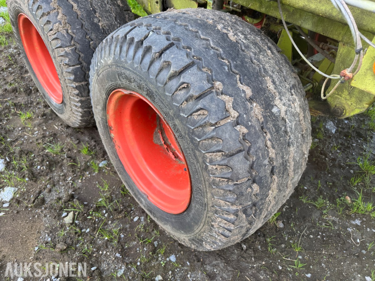 Claas Sprint 324 K lessevogn, 20,5 m³ - 31 kniver