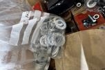 1 palle med diverse festemateriell - bolter, muttere, skiver mm - 400 kg