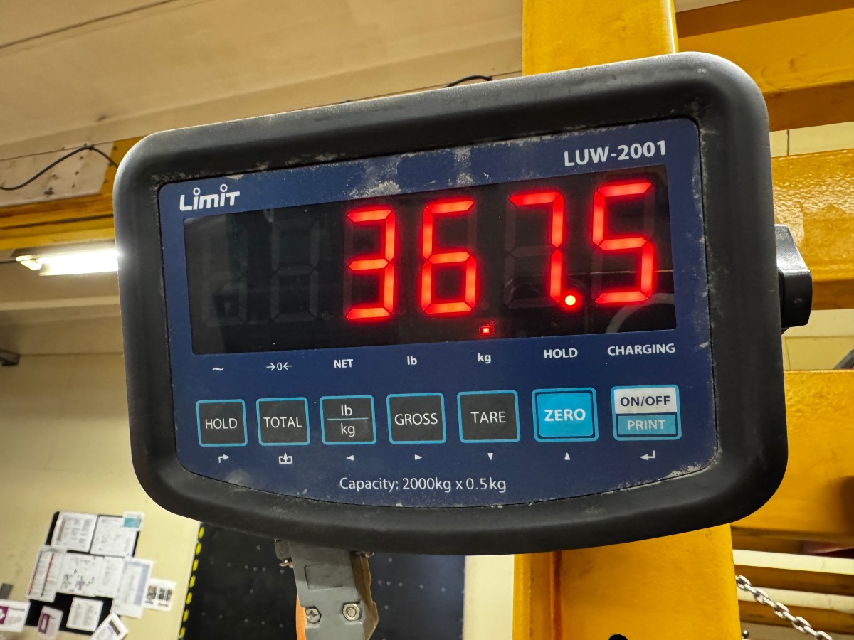 1 palle med diverse festemateriell - bolter, muttere, skiver mm - 330 kg