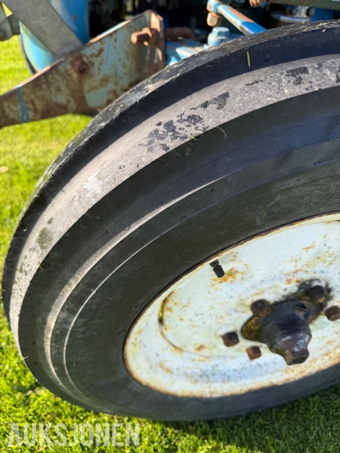 1972 FORD SUPER DEXTA - MVA FRI TRAKTOR